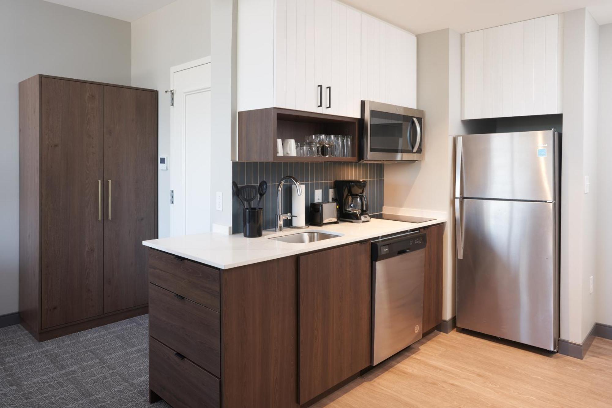Staybridge Suites Wilmington Downtown By Ihg Bagian luar foto